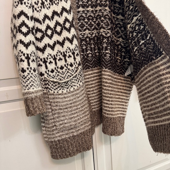 American Eagle Brown and Cream Long Knit Cardigan. Cozy Cabincore. Boho. - Picture 5 of 7